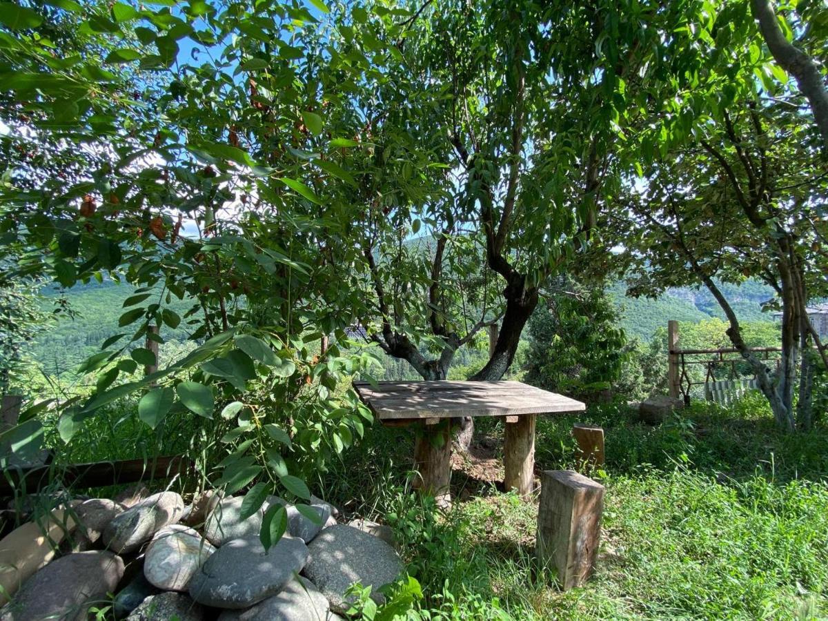 Green Garden Ijevan Bagian luar foto